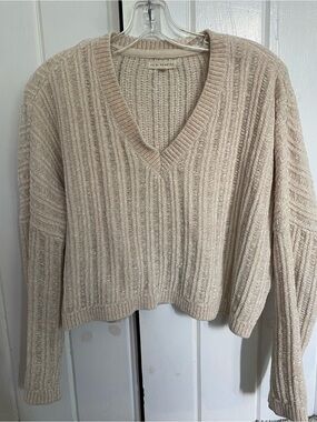 La Hearts Cream Ribbed V-Neck Sweater